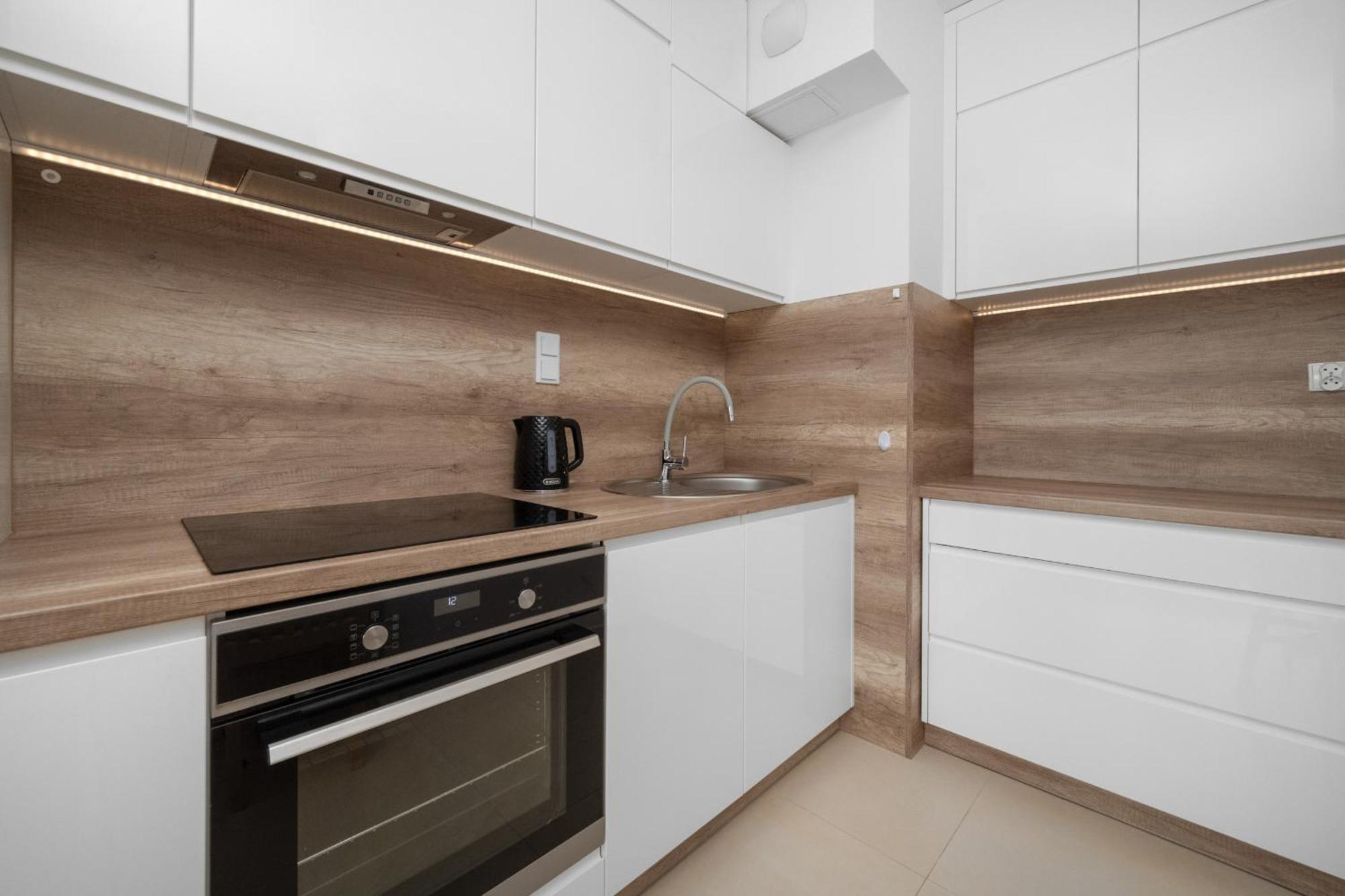 Klasyczny Apartament Z Balkonem We Wroclawiu By Noclegi Renters Exterior foto